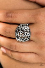 Load image into Gallery viewer, Spring Holiday - White Ring
