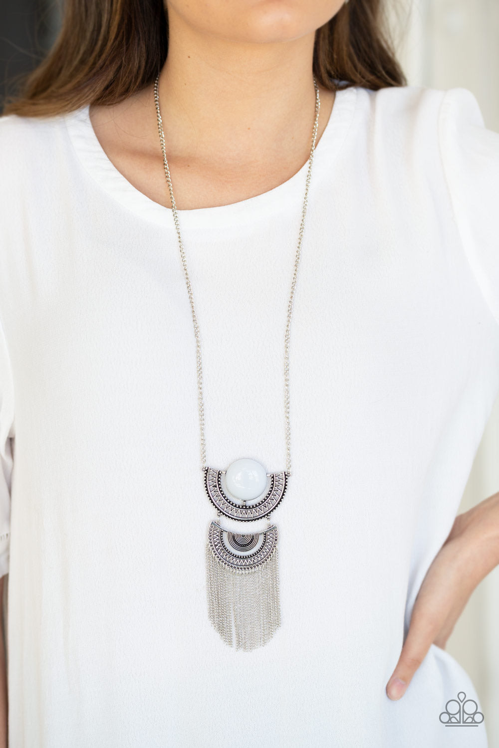 Desert Divinier - Silver Necklace