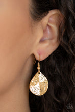 Load image into Gallery viewer, Texture Storm - Gold Necklace
