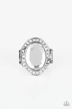 Load image into Gallery viewer, Queen Scene - White Ring
