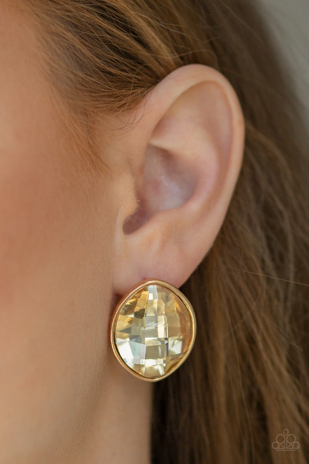 Movie Star Sparkle - Gold Post Earring